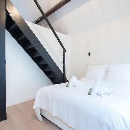 In - Eiffel Tower Area Apartment Paris